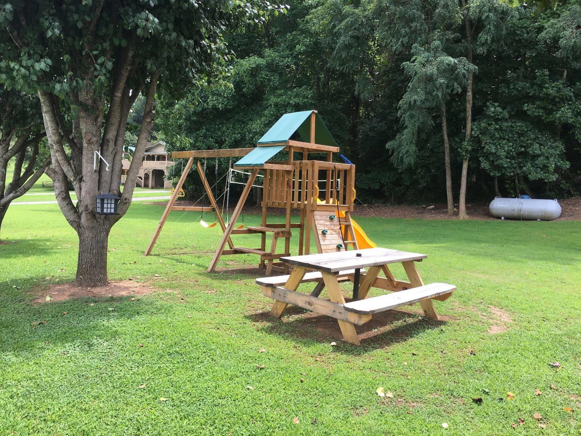Chatuge Mountain Inn Elf Zewnętrze zdjęcie
